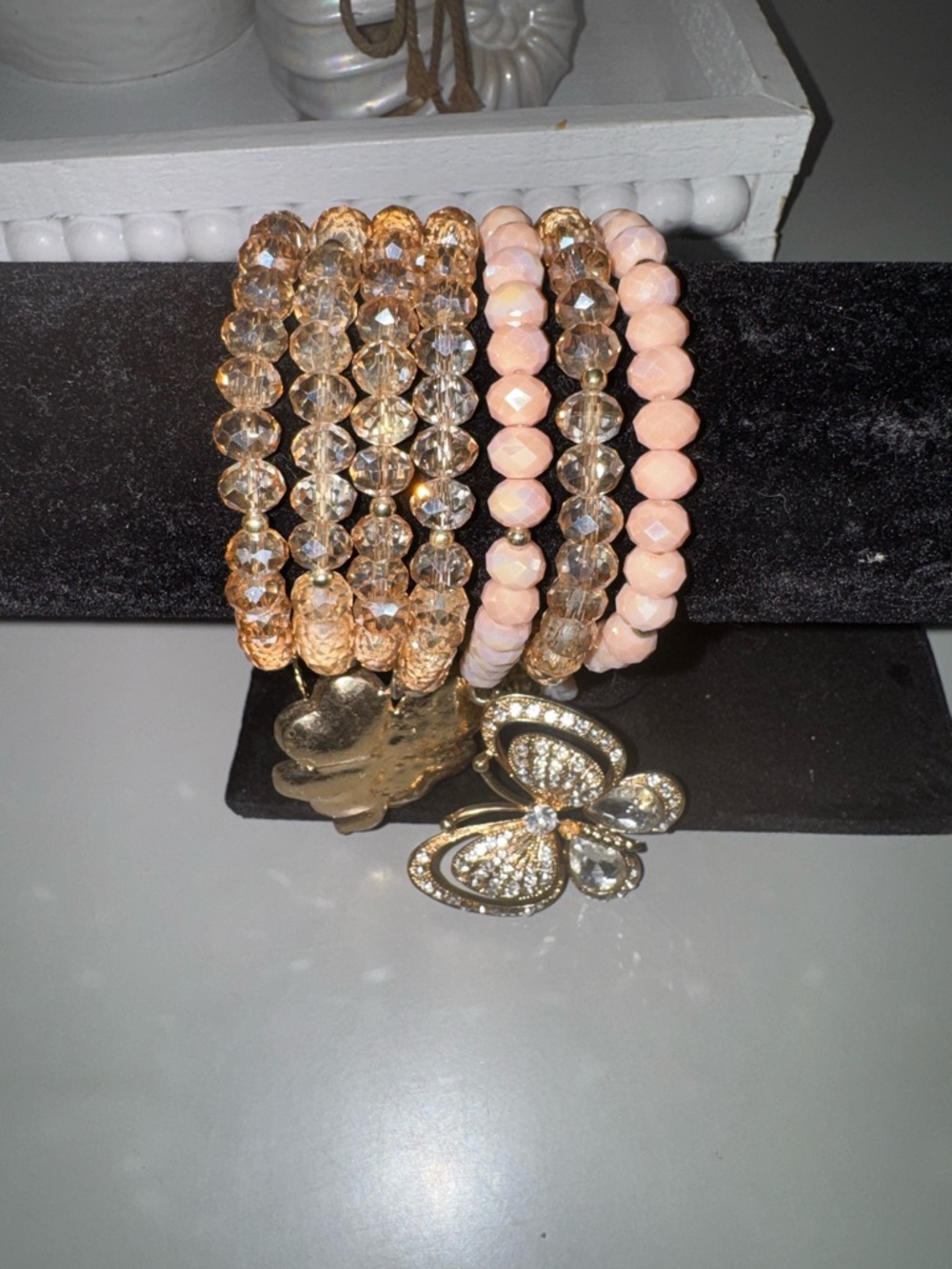 Pink and Gold Semanario